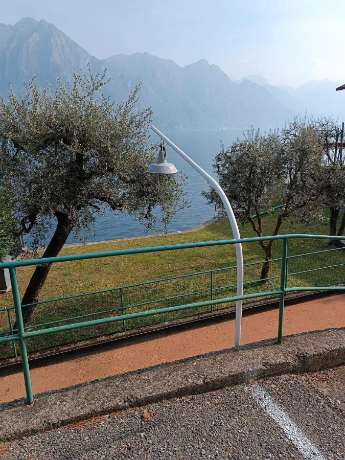 Patty Zu - Lakeside Apartment Riva di Solto Extérieur photo